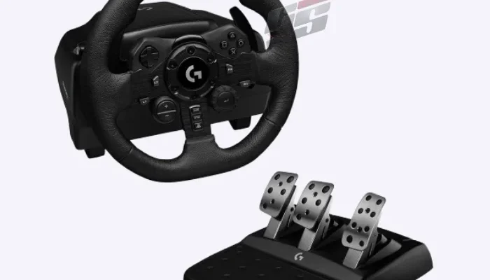 Logitech G G923 TRUEFORCE racing wheel and pedals